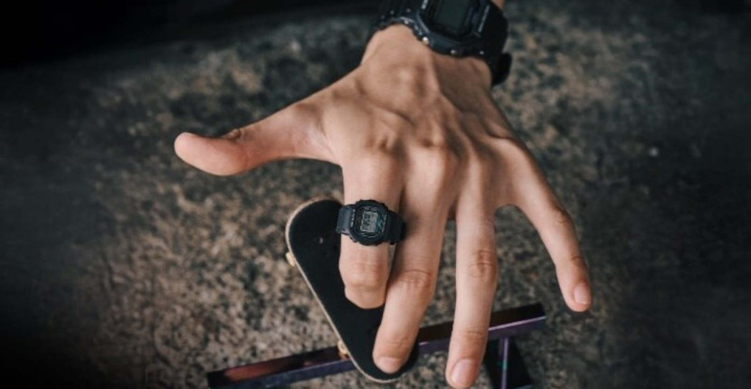 Jam tangan Casio G-SHOCK DWN-5600 tampil denfan ukuran terkecil dalam sejarah G-SHOCK. (Foto: Dok RUZKA INDONESIA)