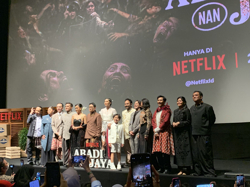 Para cast dan crew film Abadi Nan Jaya. (Filmusiku/Rahma Sulistya)