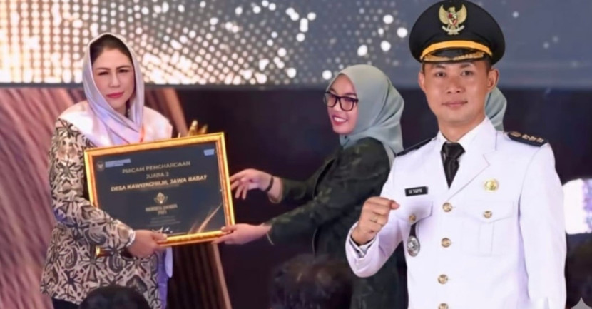 Oo Camat Cigasong mengantarkan binaan desanya meraih penghargaan bergengsi. (Foto: Dok Humas Kecamatan Cigasong)