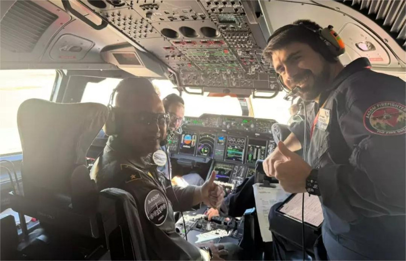 KSAU mengikuti joy flight pesawat A400M di Sevilla. Sumber: Dispenau
