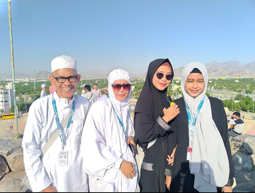 Penulis saat melakukan perjalanan Umrah. (Foto: Dok Djoni Satria)