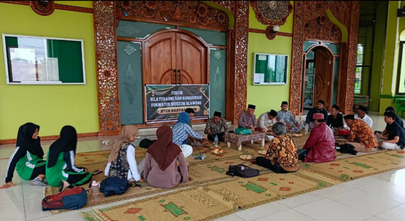Tim Formatur Museum Blawong Pringapus Kabupaten Semarang menginisiasi pertemuan dengan para pemilik naskah kuno yang berada di wilayah Pringapus dan sekitarnya. (Foto: Dok Pipit Mugi Handayani)