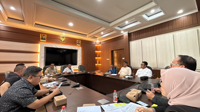 Suasana rapat Panja TKPP DPRD Kota Sukabumi, Sabtu (25/10/2025).istimewa
