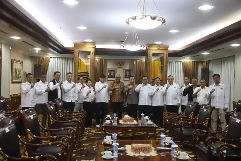 Kapolri Jenderal Polisi Listyo Sigit Prabowo menerima audiensi dari Pengurus PWI Pusat di Mabes Polri, Jalan Trunojoyo, Jakarta, Senin (27/10/2025). (Foto: Dok Ruzka Indonesia)