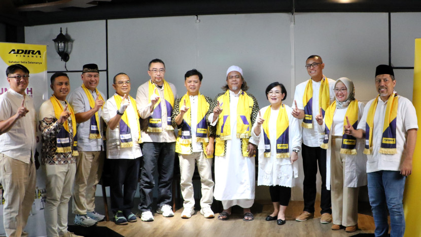 PT Adira Dinamika Multi Finance, Tbk. (Adira Finance) mewujudkan impian ratusan pelanggan untuk beribadah ke Tanah Suci melalui program UMRAH untuk Sahabat tahun 2025. (Foto: Dok Ruzka Indonesia)