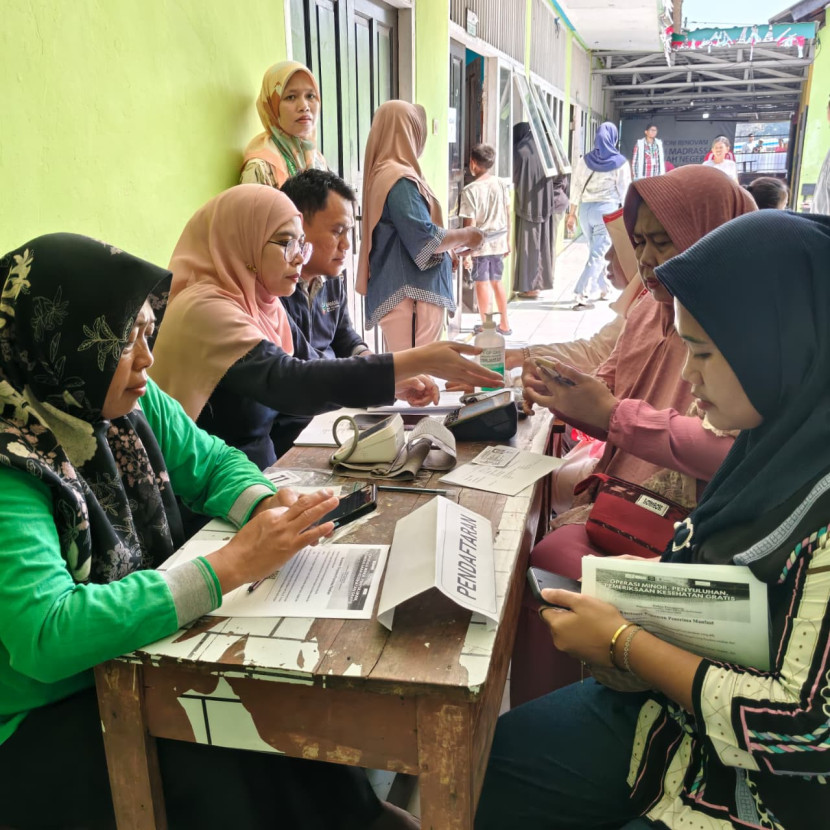 FKUI gelar Operasi Bedah Minor ke warga Kepulauan Seribu. (Foto: Dok Humas UI)