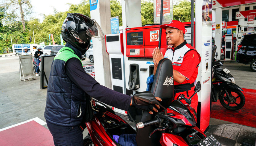 Dengan penyediaan BBM berkualitas, Pertamina Patra Niaga juga mendorong penggunaan transaksi digital lewat MyPertamina yang dapat menikmati berbagai promo, reward poin, serta kemudahan dalam memantau riwayat transaksi. (Foto: Dok RUZKA INDONESIA)
