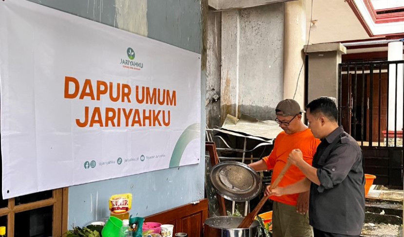 Dapur umum jariyahku untuk penyintas bencana di Kecamatan Cisolok, Kabupaten Sukabumi.