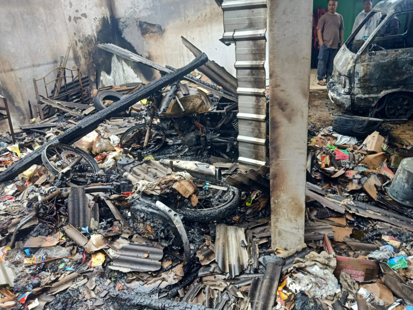 Polsek Bayongbong Garut Amankan TKP Kebakaran, Kerugian Mencapai Puluhan Juta