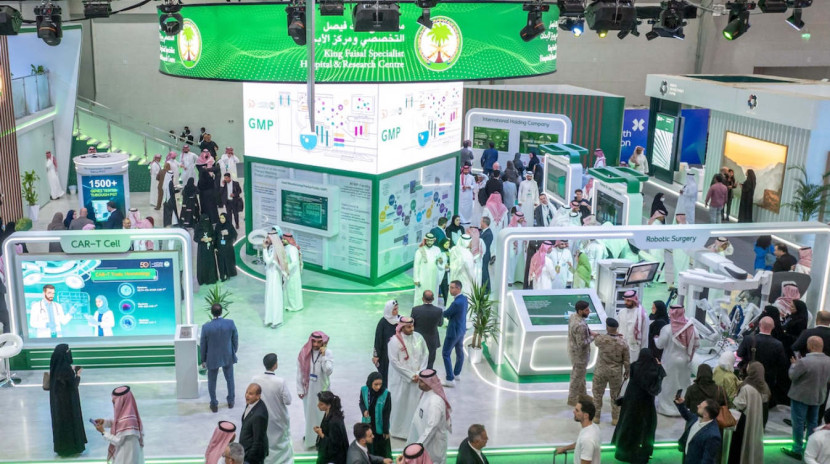 Pabrik baru yang berlokasi di kampus Riyadh di King Faisal Specialist Hospital and Research Centre (KFSHRC) tersebut, akan memproduksi terapi sel T CAR dan sel punca, perawatan yang merekayasa ulang sel pasien itu sendiri untuk melawan kanker atau memperbaiki jaringan yang rusak. (Foto: Dok RUZKA INDONESIA)