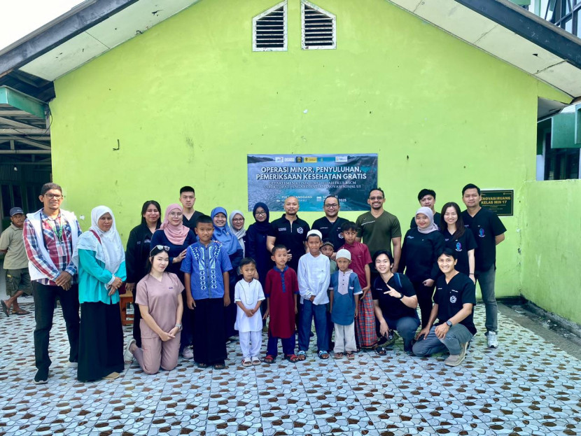 FKUI gelar Operasi Bedah Minor ke warga Kepulauan Seribu. (Foto: Dok Humas UI) 