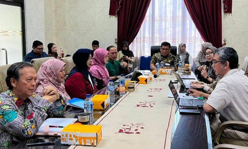 Kegiatan Forum Komunikasi terkait Implementasi Penguatan Peserta UHC tingkat Kota Depok di Balai Kota Depok, Jumat (31/10/2025). (Foto: Dok Diskominfo Kota Depok).
