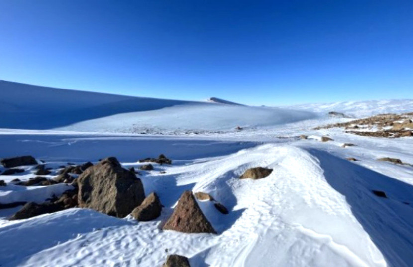 Allan Hills, Antarctica. (Julia Marks Peterson/COLDEX)