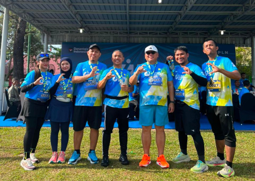 Tim PLN Icon Plus SBU Kalimantan di Kobar Expo 2025. (Foto: Dok Humas PLN Icon Plus) 