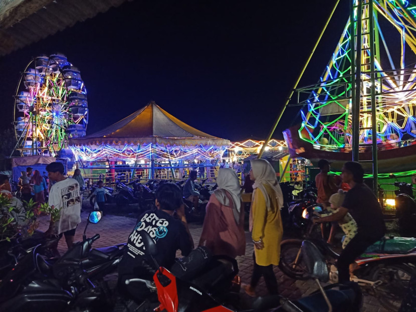 Pasar Malam Pantai Karang Papak Garut Selatan: Geliat Perputaran Roda Perekonomian Masyarakat