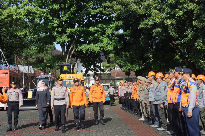 Kapolres Garut pimpin Apel dan Geladi Lapang kesiapsiagaan menghadapi bencana. (Foto: Dok Ridwan)