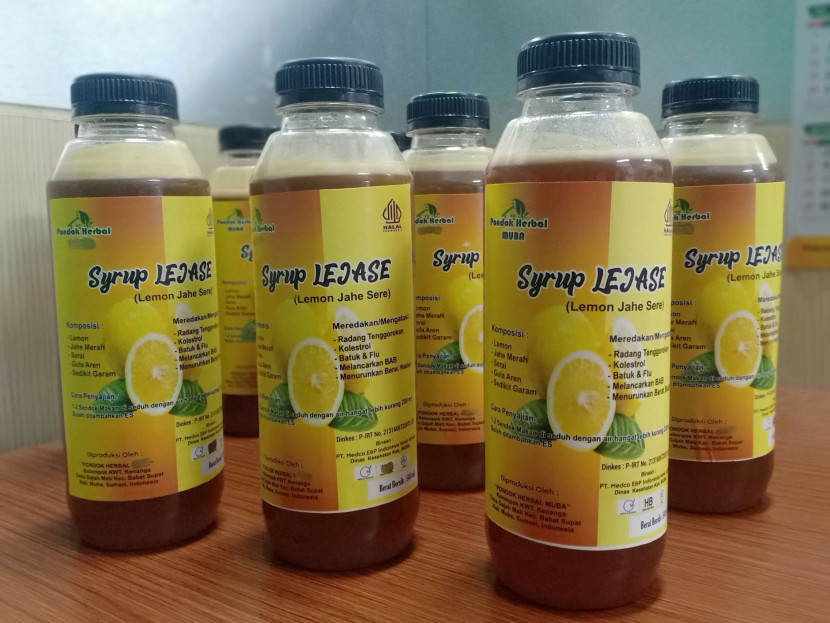 Produk herbal sirup jahe sere dari Desa Gajah mati. (FOTO: Humas Medco)