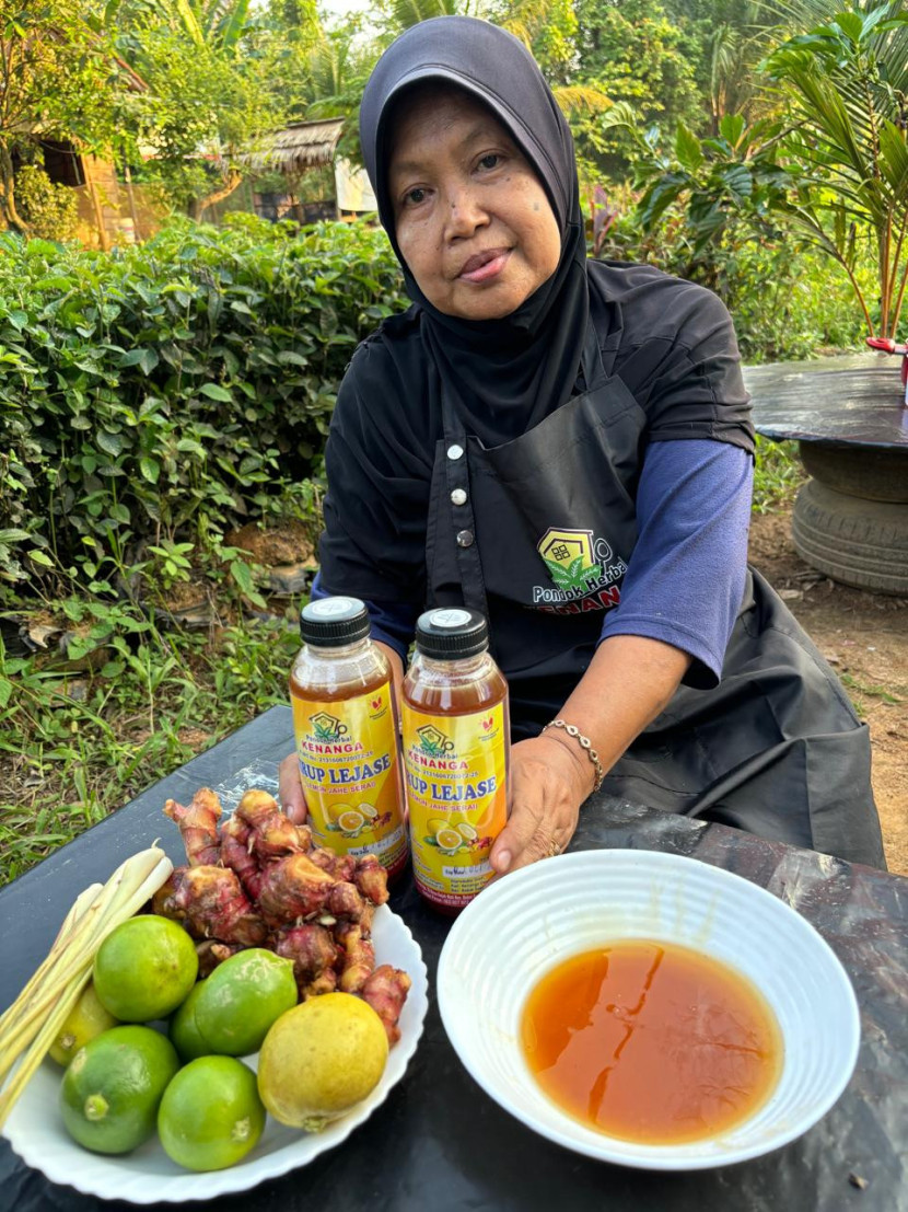 Salah satu produk sirup dari bahan herbal. (FOTO: Humas Medco)
