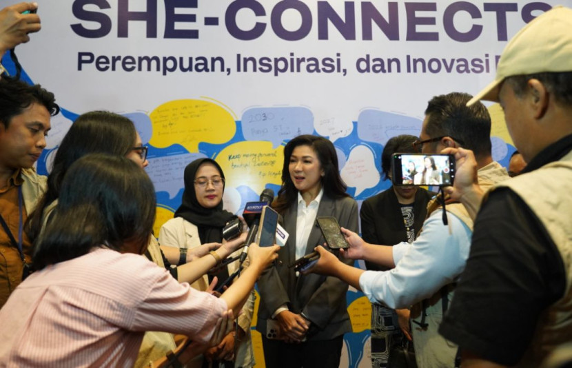 Direktur Jenderal Komunikasi Publik dan Media (Dirjen KPM) Kemkomdigi, Fifi Aleyda Yahya, menghadiri forum She-Connects 2025 Seri Yogyakarta, Kamis (6/11/2025). (Foto: Kemkomdigi)