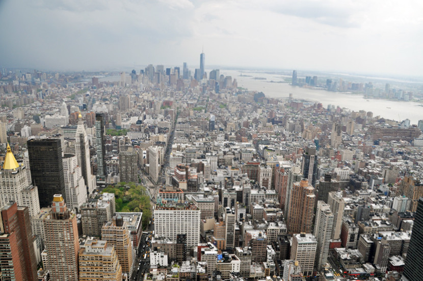 Kota New York dilihat dari lantai 102 menara Empire State. (FOTO: Maspril Aries)