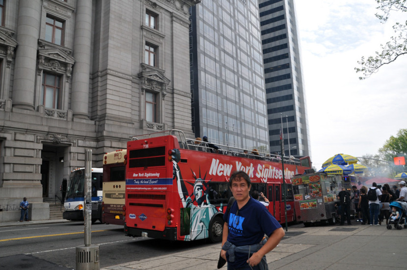 Big Bus New York atau bus wisata untuk berkeliling New York untuk melihat berbagai destinasi wisata. (FOTO: Aina Rumiyati Aziz)