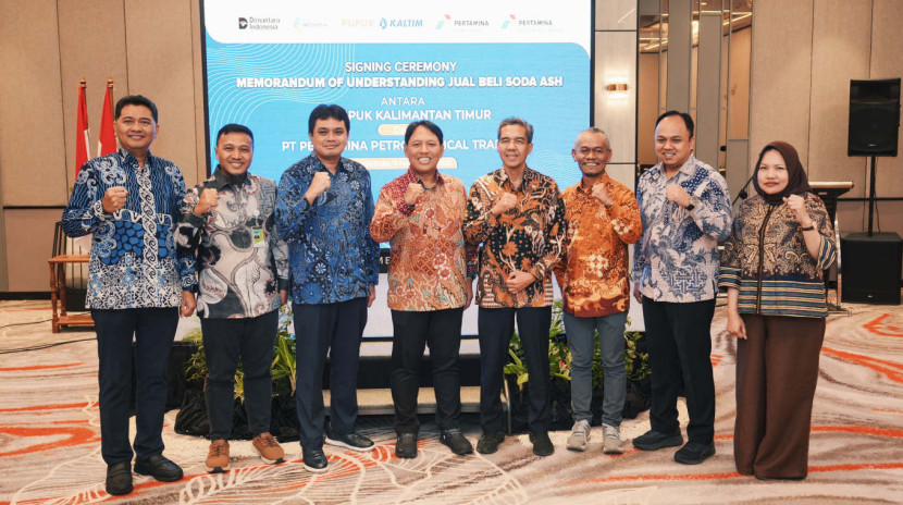 Perkuat Kemandirian Industri Soda Ash Nasional, Pertamina Petrochemical Trading dan Pupuk Kaltim Bersinergi