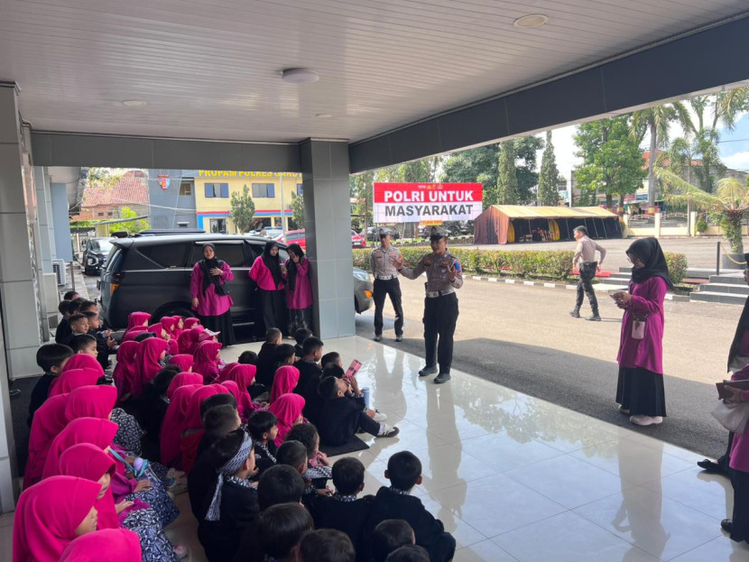 Program Polisi Sahabat Anak, Polres Garut Terima Kunjungan TK Rabbani