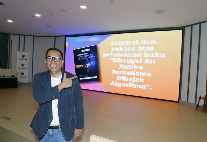 Apni Jaua Putra pada peluncuran bukunya. (FOTO: FB @Mufida Ariany Tanjung)