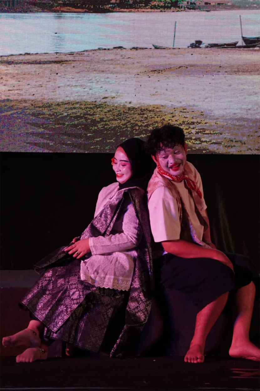 Pementasan "Musiku Musimu" pantomim Palembang di Graha Taman Budaya. (FOTO: Wak Dolah)