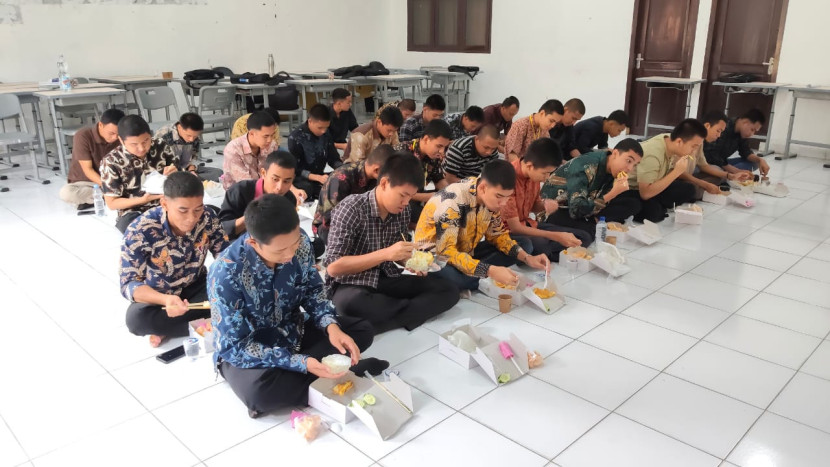 Dari Sekayu Menuju Negeri Sakura Bersama Etika Memakai Sumpit