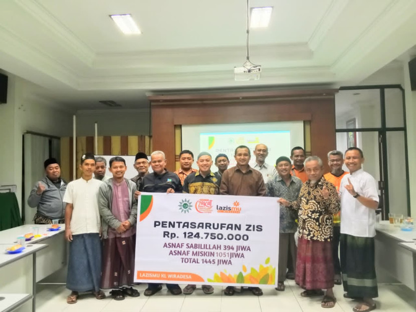 Foto Bersama dengan seluruh Amil Ranting se-cabang Wiradesa, bukti kebersamaan seluruh penggerak ZIS di Wiradesa