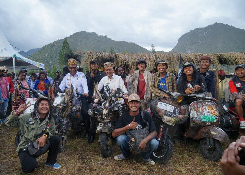 Menjelajah Nusantara