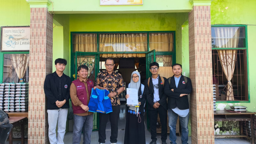 Dokumentasi uji coba prototipe Rompi Pintar (RoPi) karya tim mahasiswa PNUP