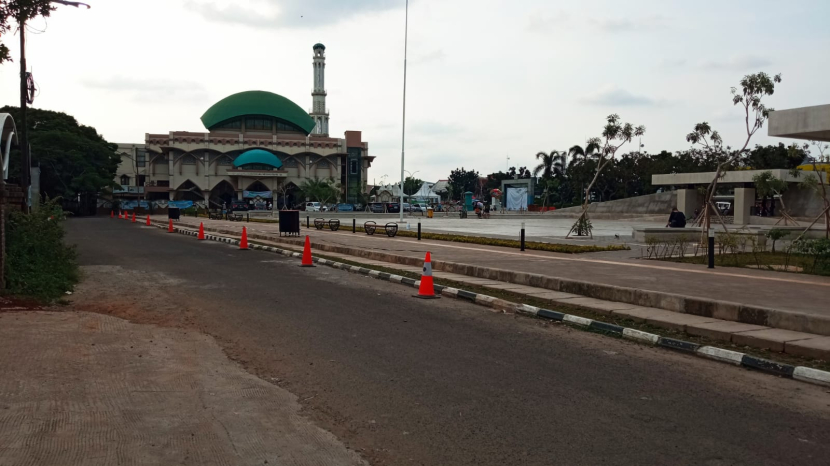 Masjid Al Mujahidin, Alun-alun Pamulang