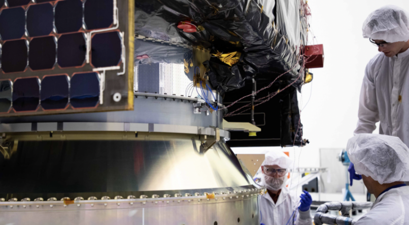 Satelit uji coba Wide Field of View Pasukan Antariksa AS menyelesaikan integrasi akhir di Millennium Space Systems. Gambar: Millennium Space Systems