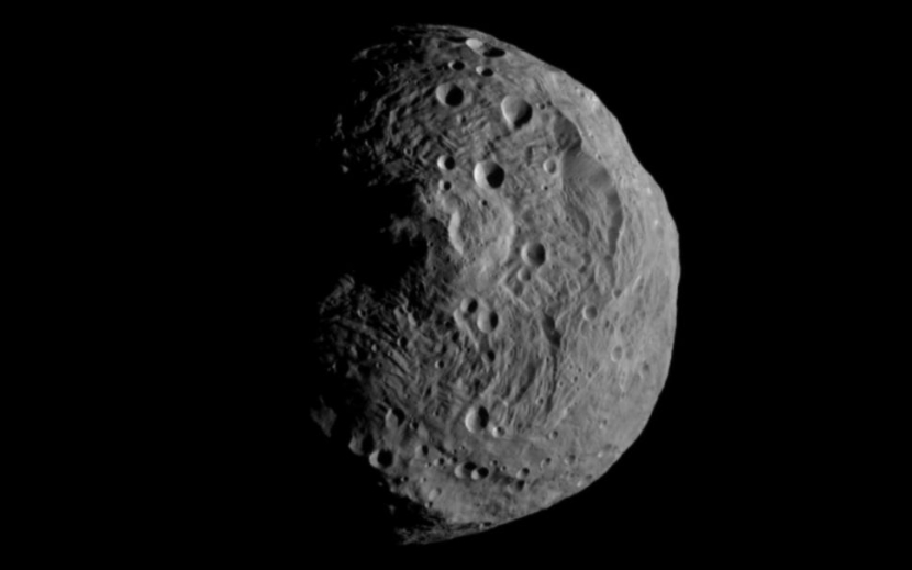 Asteroid Vesta seperti yang terlihat oleh pesawat ruang angkasa Dawn NASA. Gambar: NASA/JPL-Caltech/UCLA/MPS/DLR/IDA