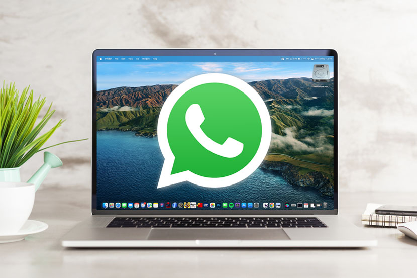 Whatsapp di laptop. Ilustrasi