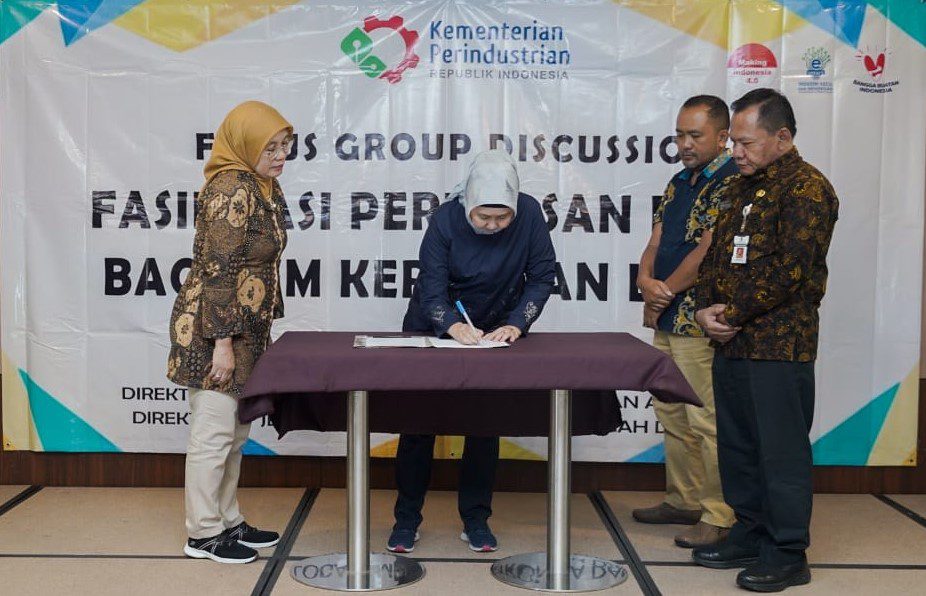 Kemenperin Tingkatkan Kapasitas dan Perluas Pasar IKM Kerajinan Logam Tumang