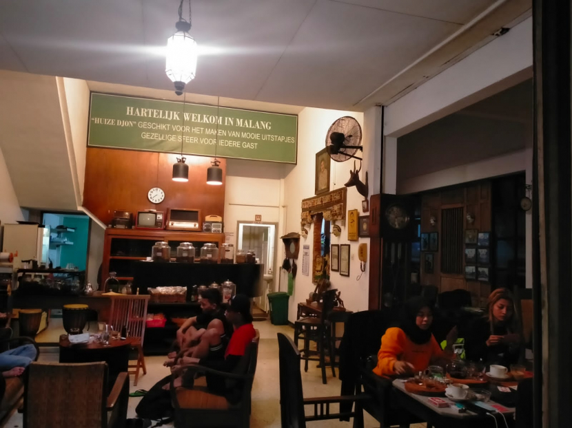 Suasana di Huize Jon Coffee, Kota Malang, (foto: Wilda Fizriyani)