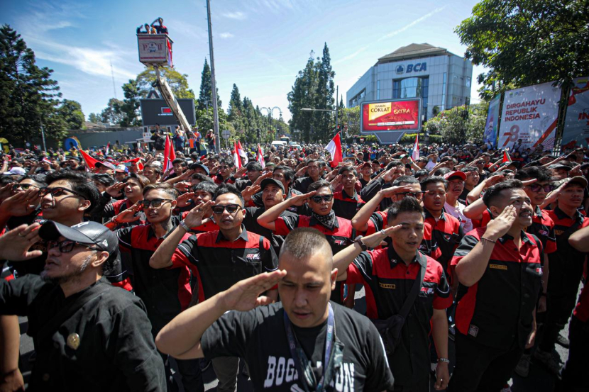 Warga Bandung tumpah ruah ke jalan menggelar aksi 3 menit untuk Indonesia/Humas Pemkot Bandung