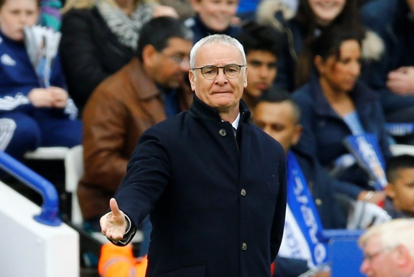 Claudio Ranieri korban terbaru kerasnya Premier League. Pelatih veteran asal Italia dipecat setelah Watford dikalahkan Norwich 0-3.