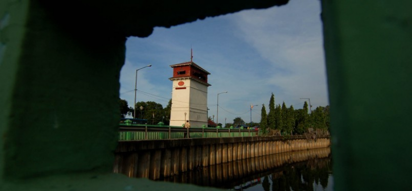 Menara Syahbandar di Pasar Ikan, Jakarta Utara, menjadi titik nol kilometer pertama Jakarta sebelum dipindahkan ke Monas. Foto: Republika.