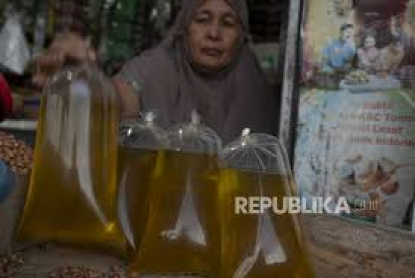 Minyak goreng langka, dulu era Jepang dan Orla terjadi krisis beras hingga rakyat kelaparan. Foto: Republika.