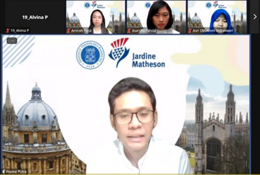 International Relation Office (IRO) ITB mengadakan webinar sosialisasi beasiswa Jardine, pekan lalu. Foto : itb.ac.id.