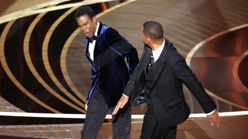 Dalam ajang Piala Oscar, artis Will Smith menampar Chris Rock karena membuat candaan tentang istrinya, Jada Pinkett Smith (source: foxnews)