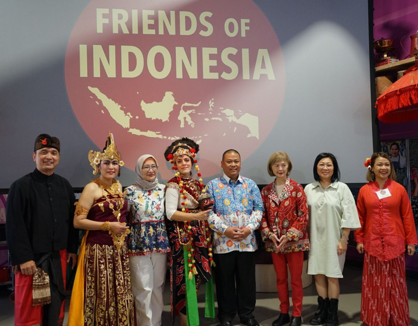 Konjen RI San Francisco Prasetyo Hadi dan Friends of Indonesia (Dok. KJRI San Francisco)