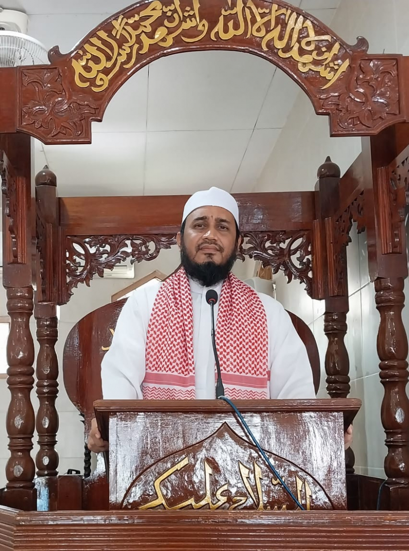 Ustaz Dr. Muhammad Yusran Hadi, Lc., MA. sedang menyampaikan khutbah Jum'at di di Masjid Istiqamah Blower Banda Aceh pada Jumat (17/6/2022).
