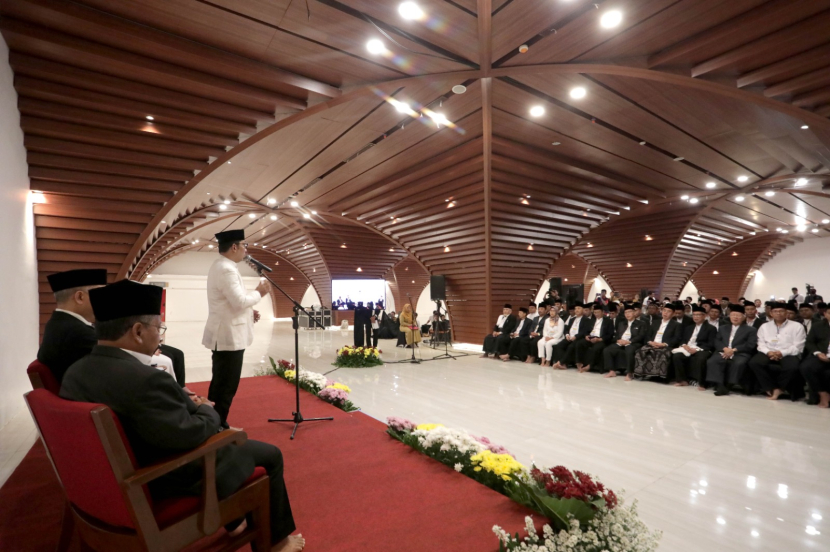 Gubernur Jabar Ridwan Kamil saat melantik pengurus DKM Masjid Al Jabbar/Humas Pemprov Jabar