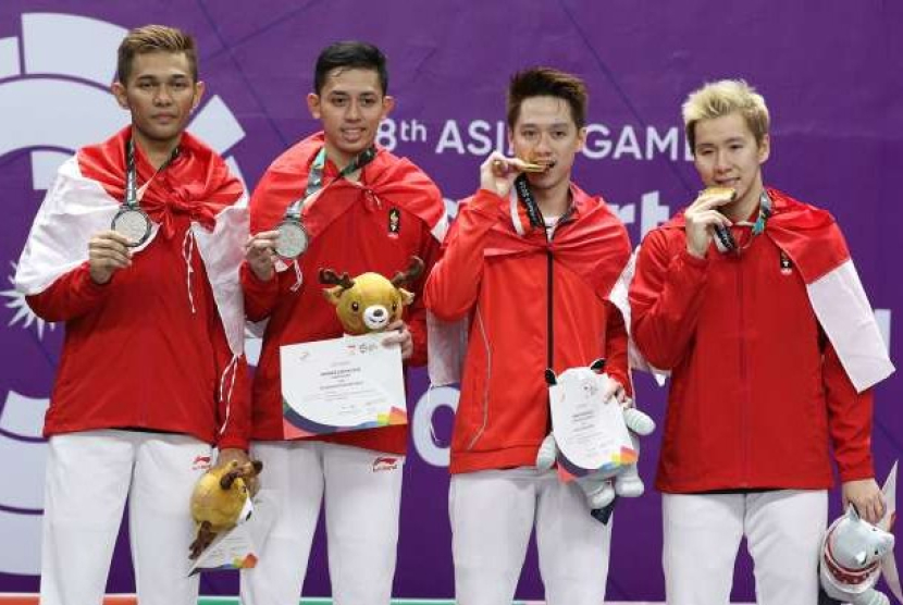 Seringnya peringkat 1 dunia, Fajar Alfian/Muhammad Rian Ardianto kalah di babak-babak awal tahun ini membuat para pecinta bulutangkis membandingkan saat Marcus Fernaldi Gideon/Kevin Sanjaya Sukamuljo alias Minions saat masih berada di puncak peringkat dunia.