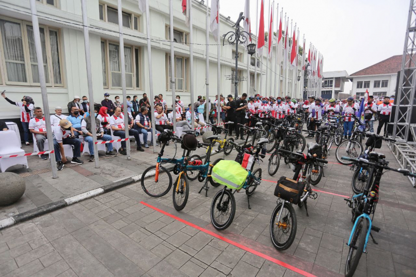 Pesepeda Fun Game Bike to Tribute Ir Soekarno